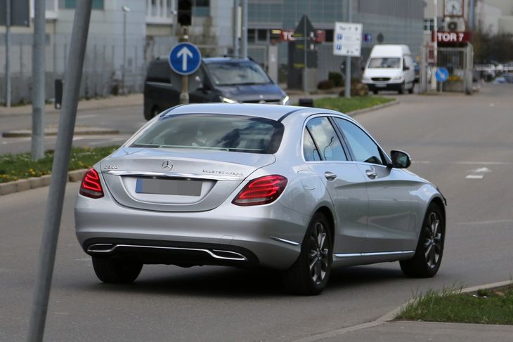 Spy Shots: 2017 Mercedes-Benz C-Class Facelift - Cars.co.za